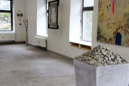 Installation view: Spinnerei Rundgang, pilotenkueche residency. Painting: Jenny Brosinski; Wall sculpture: James Peter; Sculpture: Jenn Garland (concrete rubble, scientific glass, wood, polystrene, acrylic coating, mdf, Roe Deer hoof) 